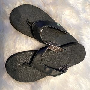 Sanuk Women’s black sandals. Used but still a lot of life left. Size 8.